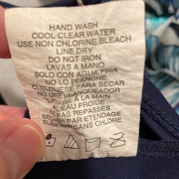 A & H Sportswear Co. Women’s One Piece Ruched Front Swimsuit Swim Dress Size 12 - Picture 8 of 10